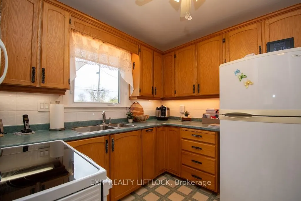 Photo 11 of 529 Shirley Avenue, Peterborough, Otonabee Ward 1 — HOMEH