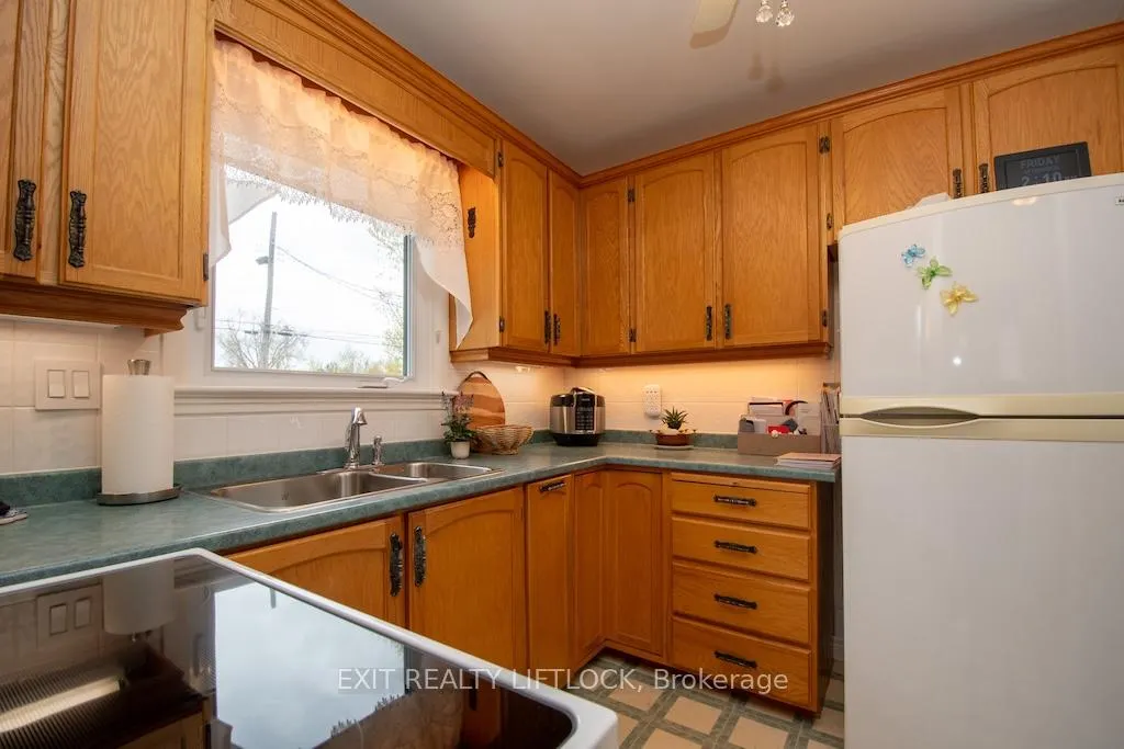Photo 13 of 529 Shirley Avenue, Peterborough, Otonabee Ward 1 — HOMEH