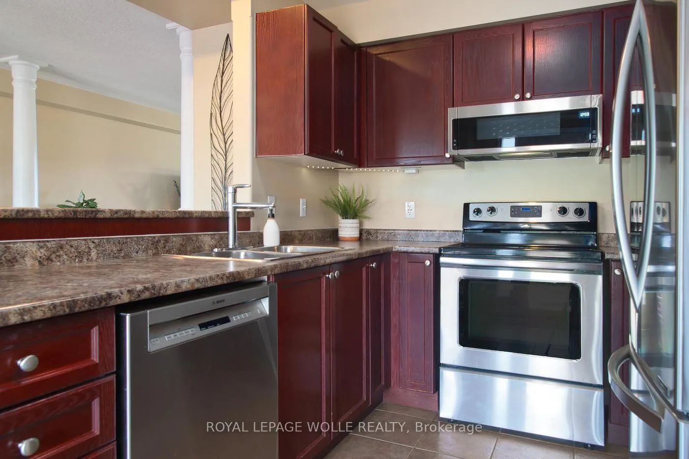 Photo 8 of 511 Victoria Road N, Guelph, Victoria North — HOMEH
