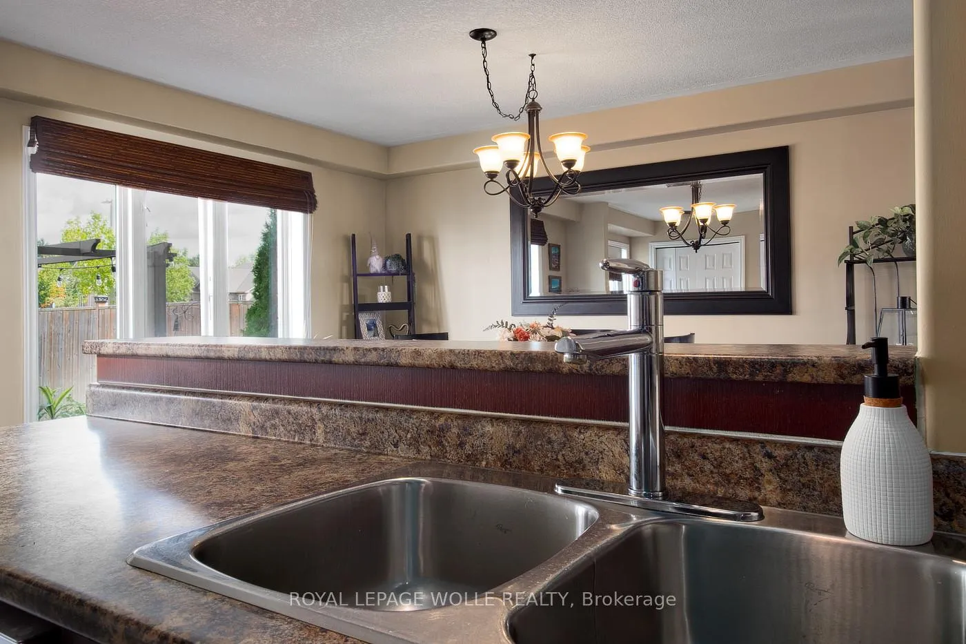 Photo 10 of 511 Victoria Road N, Guelph, Victoria North — HOMEH