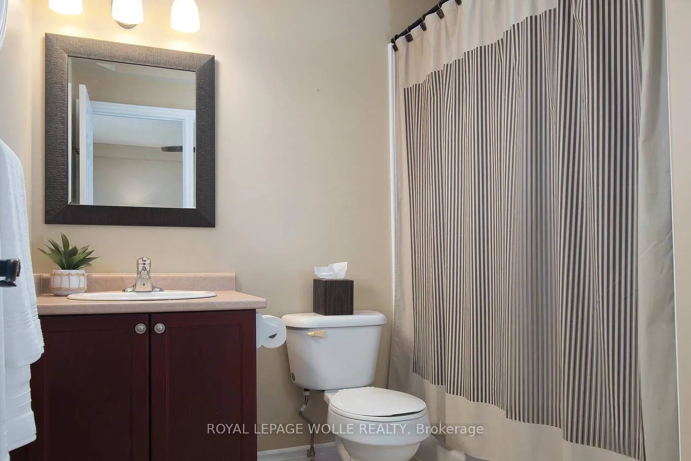 Photo 22 of 511 Victoria Road N, Guelph, Victoria North — HOMEH
