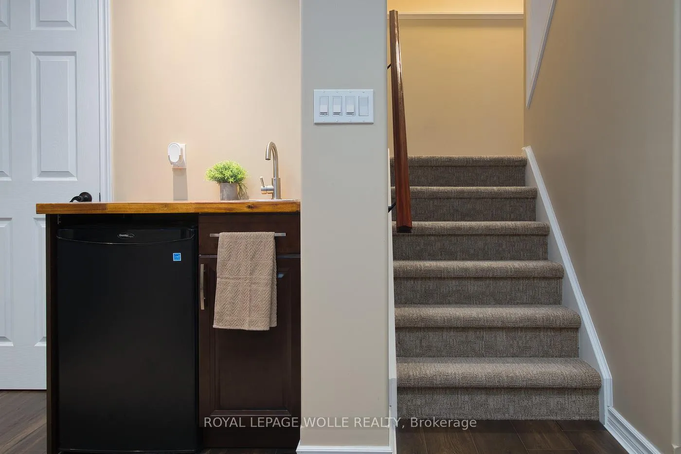 Photo 39 of 511 Victoria Road N, Guelph, Victoria North — HOMEH