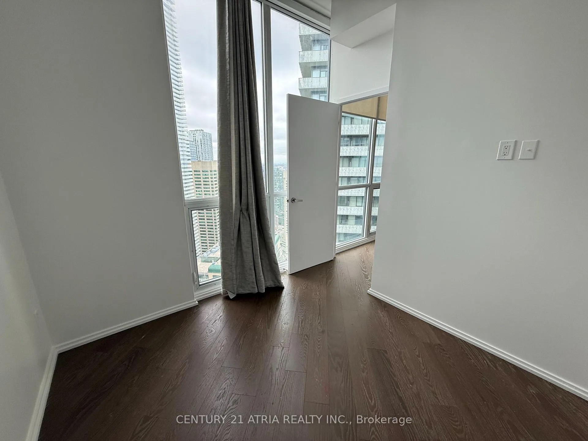 Photo 8 of Unit 5108, 45 Charles Street E, Toronto, Church-Yonge Corridor — HOMEH