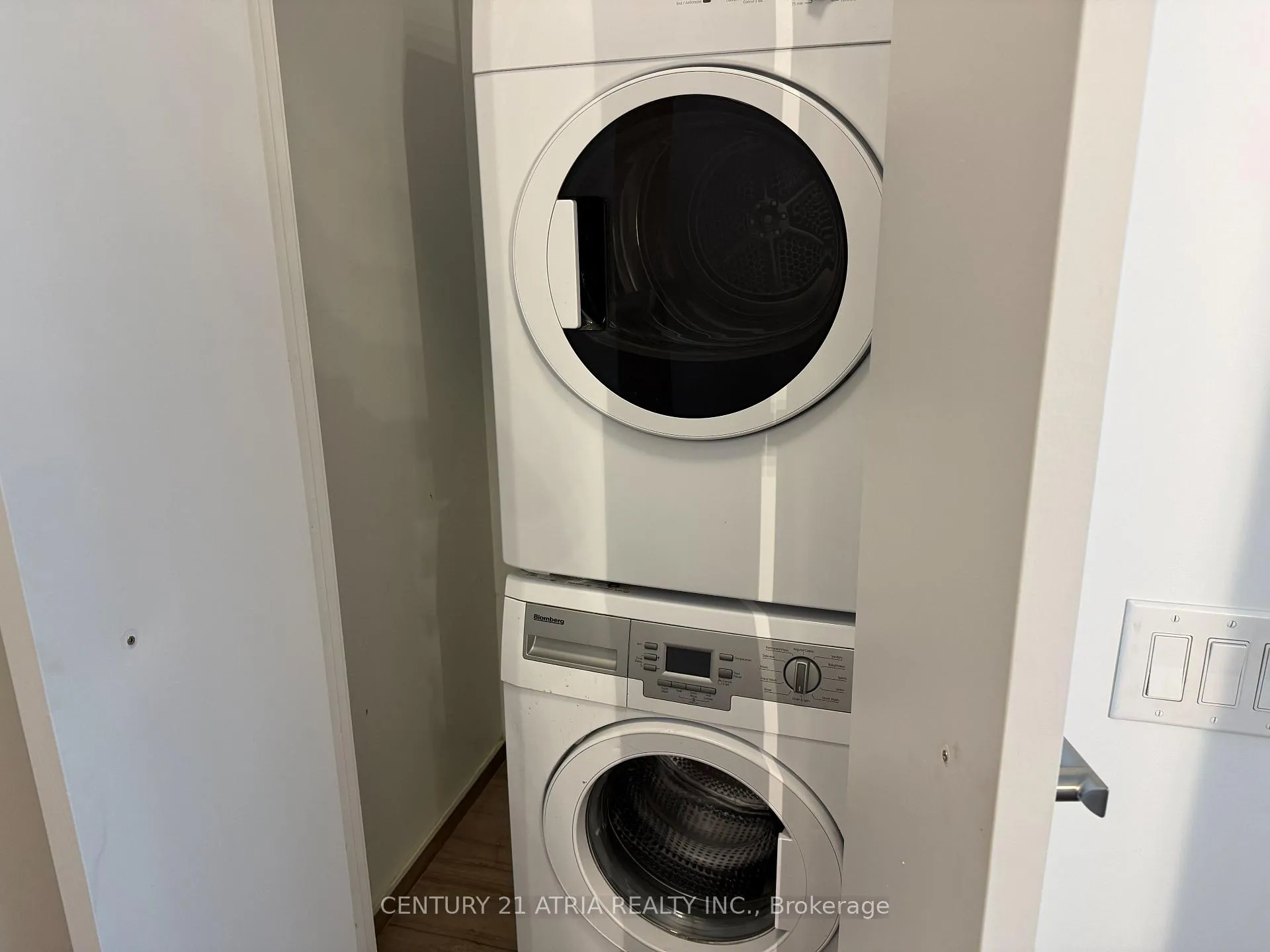 Photo 9 of Unit 5108, 45 Charles Street E, Toronto, Church-Yonge Corridor — HOMEH