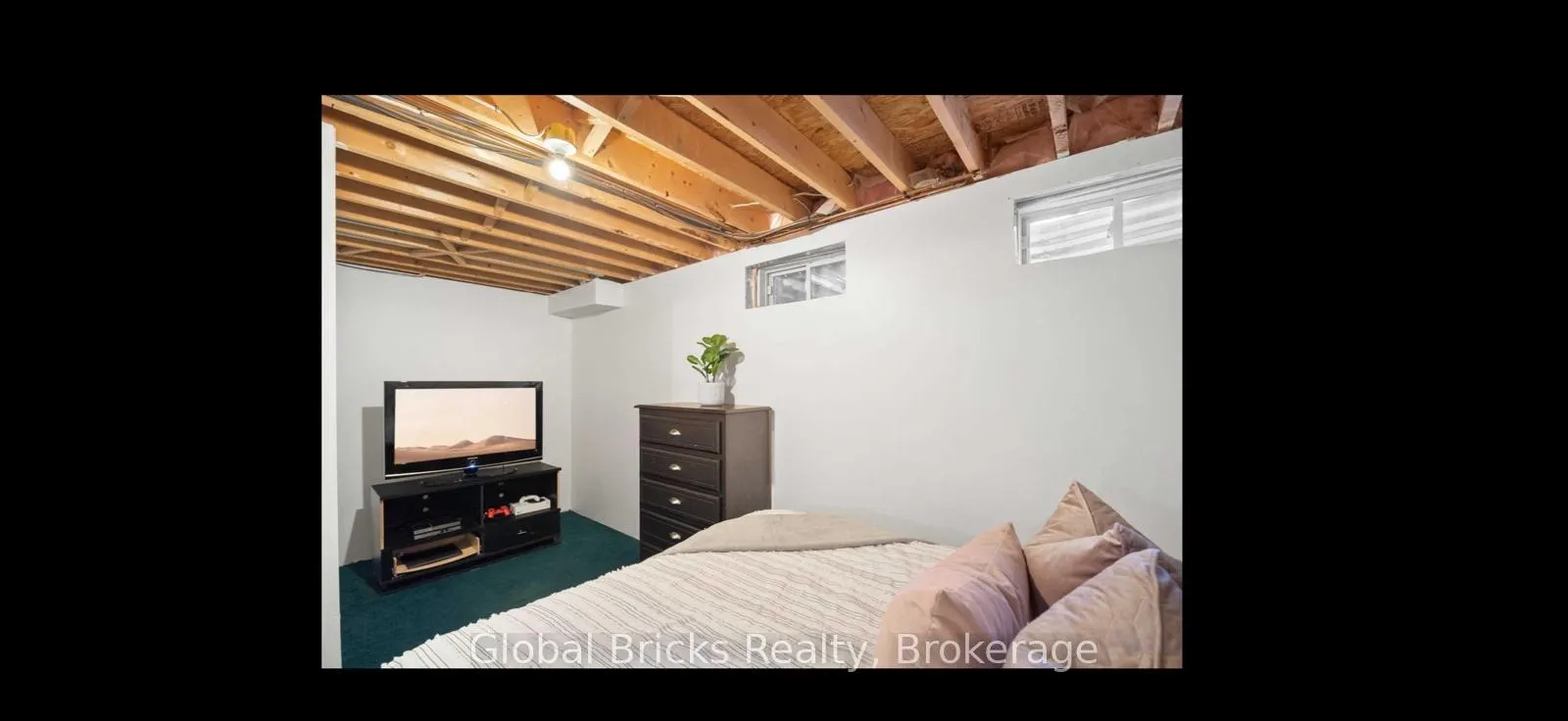 Photo 10 of 83 Monaco Court, Brampton, Fletcher's Meadow — HOMEH