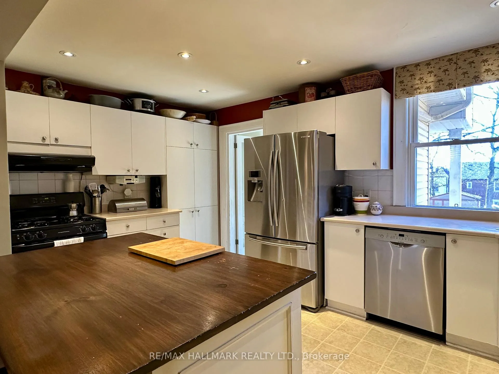 Photo 9 of 145 Castlefield Avenue, Toronto, Yonge-Eglinton — HOMEH