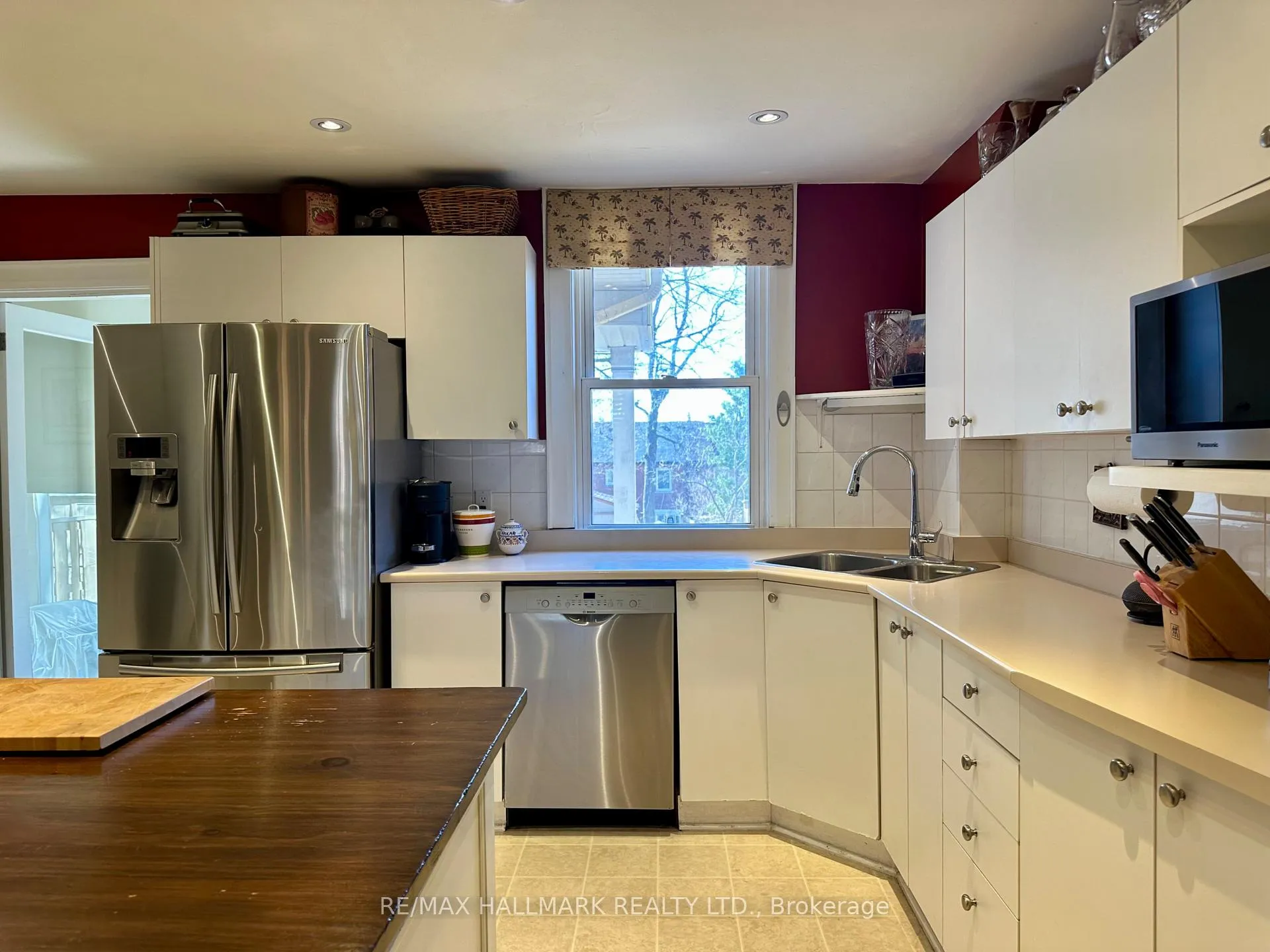 Photo 10 of 145 Castlefield Avenue, Toronto, Yonge-Eglinton — HOMEH