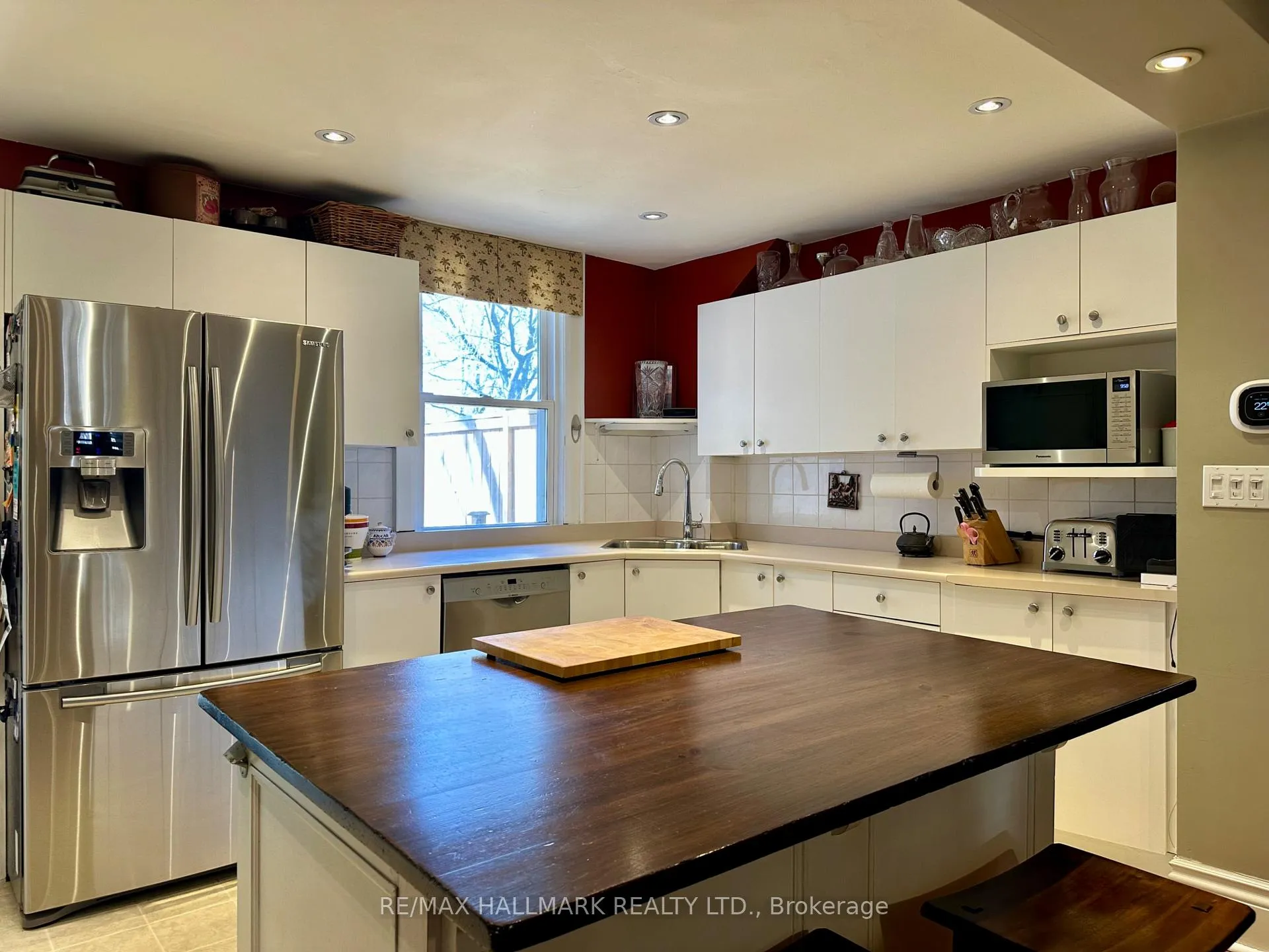 Photo 11 of 145 Castlefield Avenue, Toronto, Yonge-Eglinton — HOMEH