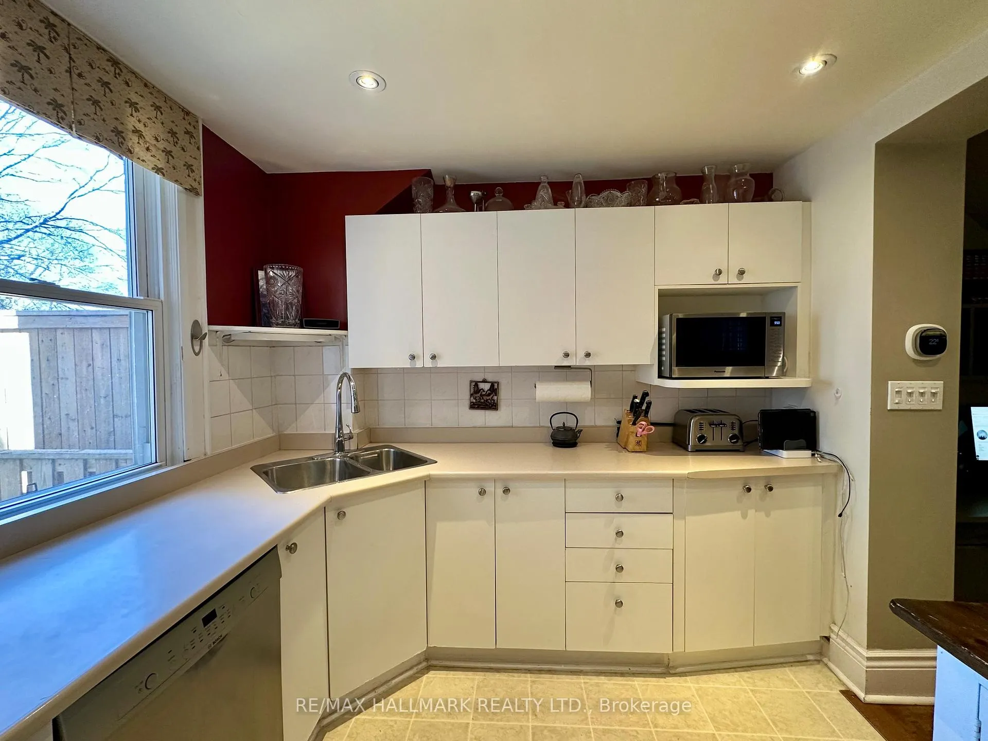 Photo 12 of 145 Castlefield Avenue, Toronto, Yonge-Eglinton — HOMEH