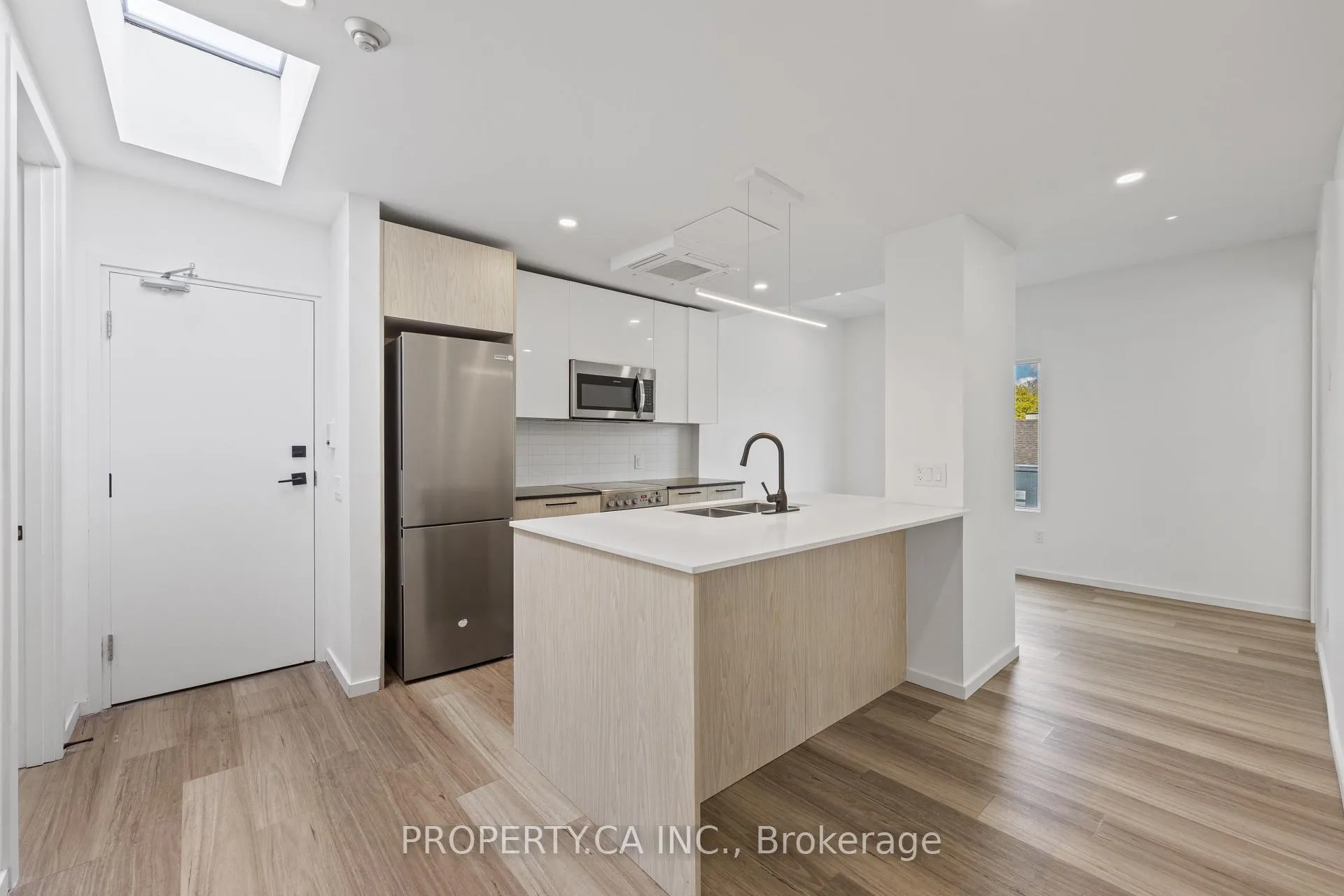 Photo 1 of Unit 304, 1989 Yonge Street E, Toronto, Mount Pleasant East — HOMEH