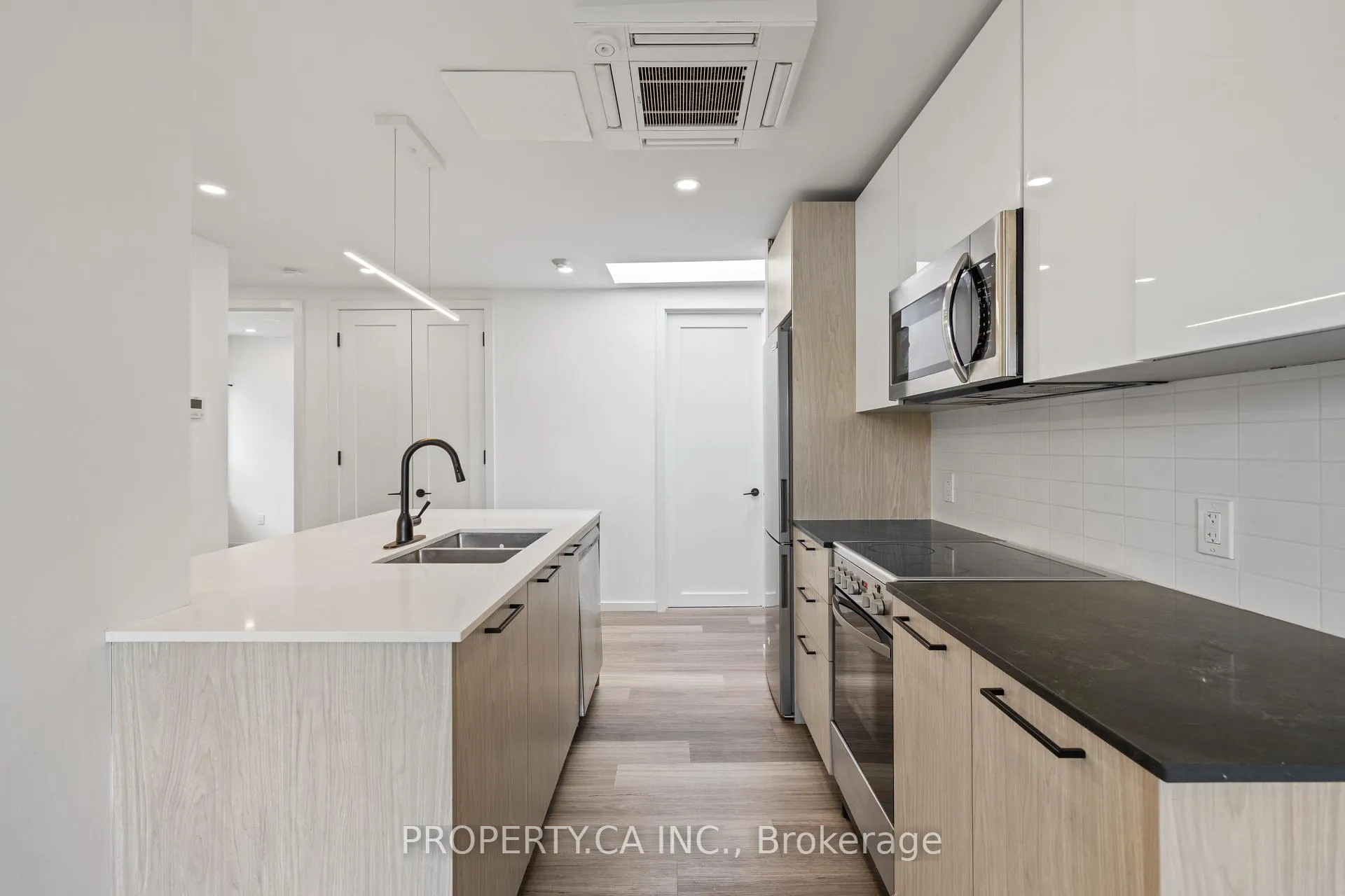 Photo 5 of Unit 304, 1989 Yonge Street E, Toronto, Mount Pleasant East — HOMEH
