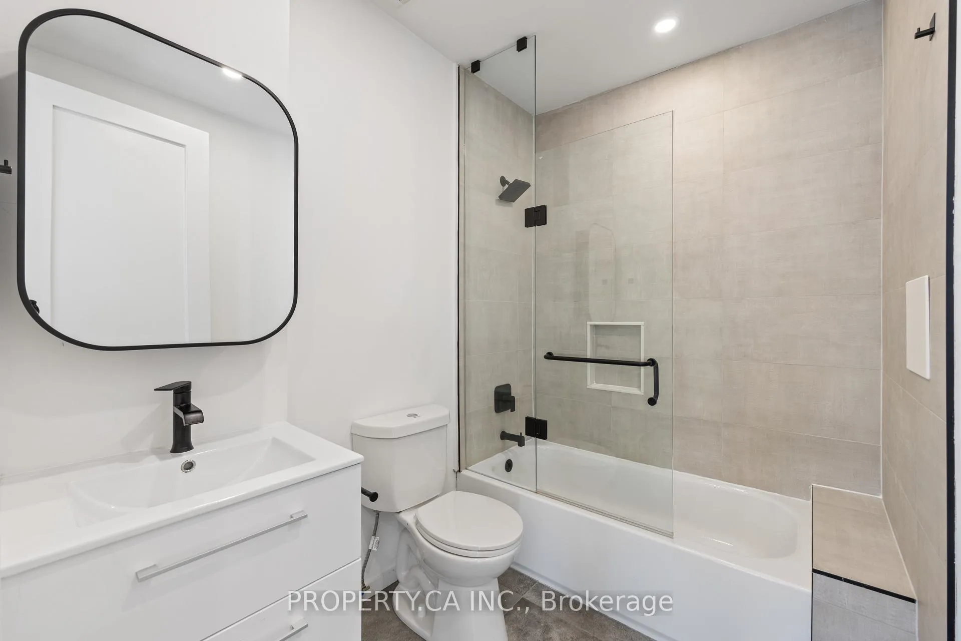 Photo 17 of Unit 304, 1989 Yonge Street E, Toronto, Mount Pleasant East — HOMEH
