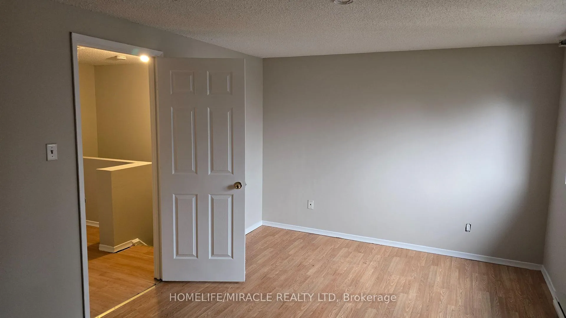 Photo 6 of Unit 42, 221 Ormond Drive, Oshawa, Samac — HOMEH