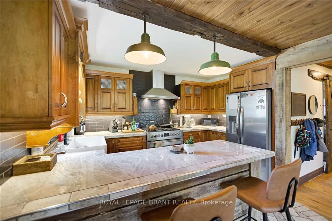 Photo 7 of 6 Churchill Drive, Brant, Paris — HOMEH