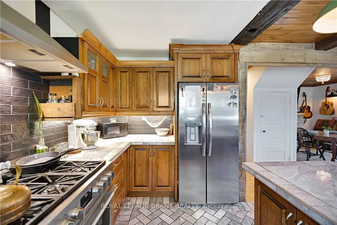 Photo 9 of 6 Churchill Drive, Brant, Paris — HOMEH