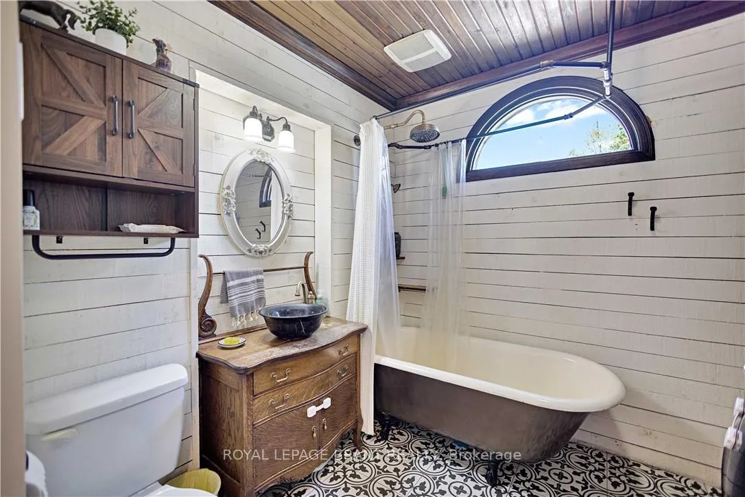 Photo 19 of 6 Churchill Drive, Brant, Paris — HOMEH