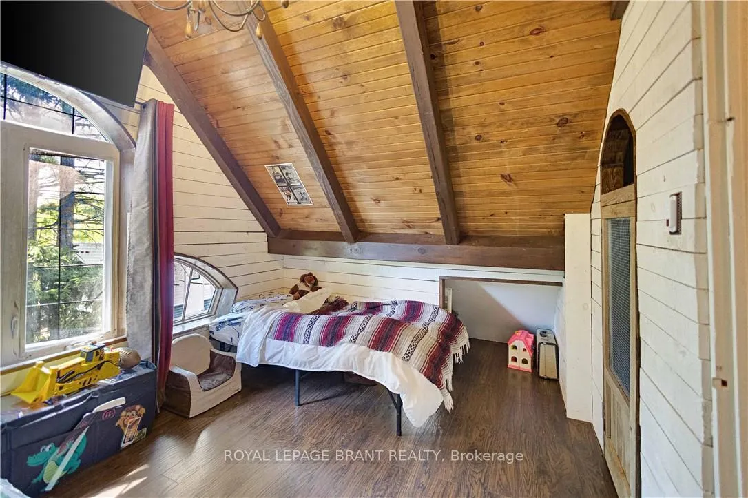 Photo 26 of 6 Churchill Drive, Brant, Paris — HOMEH