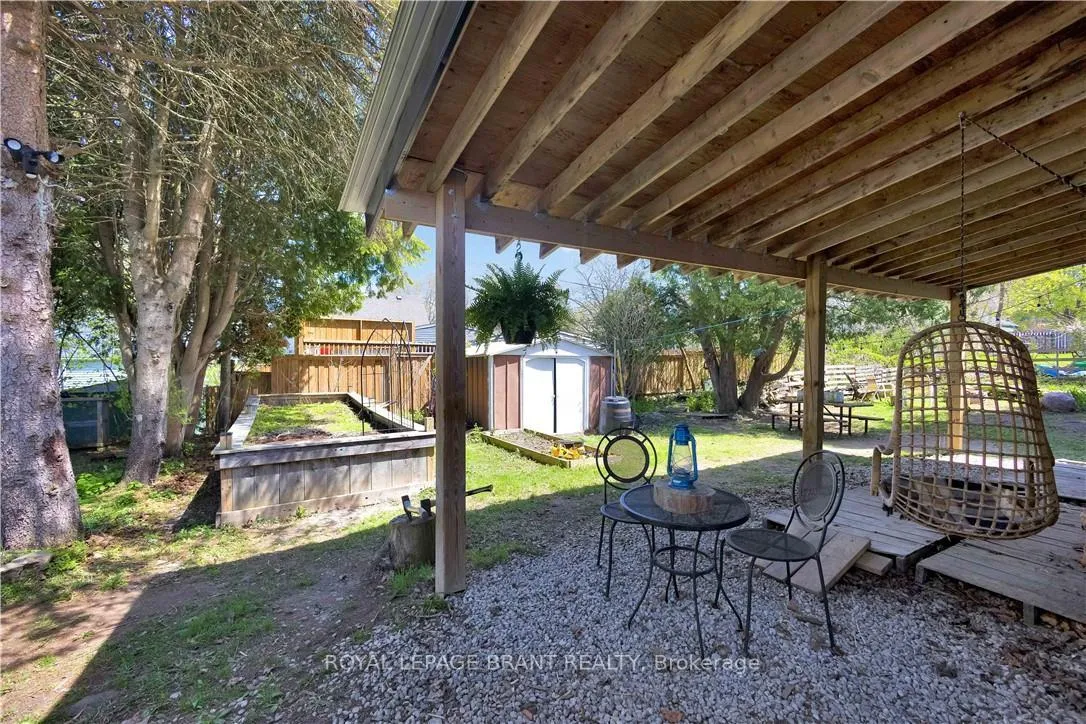 Photo 28 of 6 Churchill Drive, Brant, Paris — HOMEH