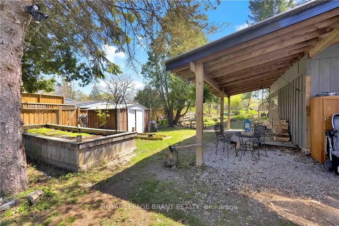 Photo 29 of 6 Churchill Drive, Brant, Paris — HOMEH