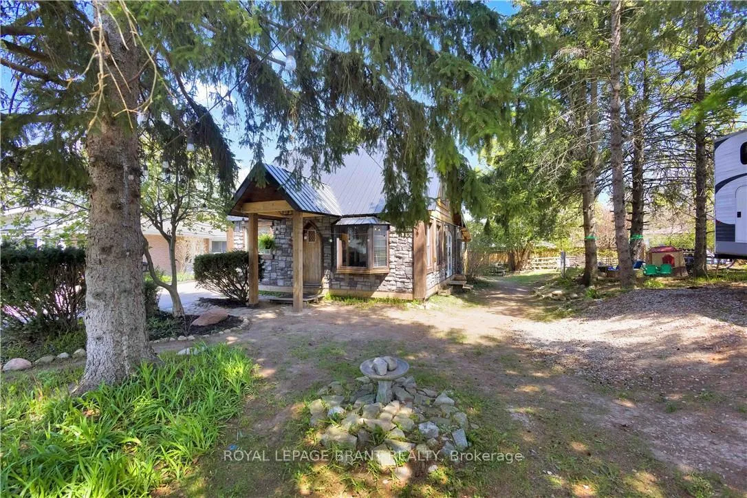 Photo 33 of 6 Churchill Drive, Brant, Paris — HOMEH