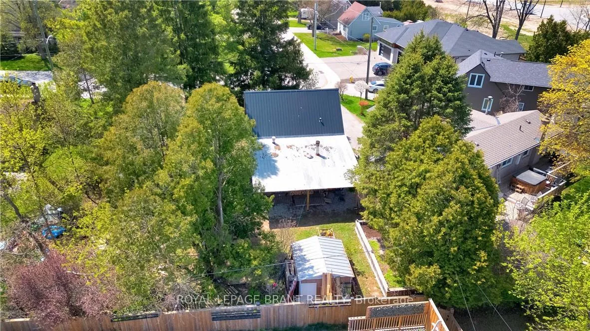 Photo 47 of 6 Churchill Drive, Brant, Paris — HOMEH