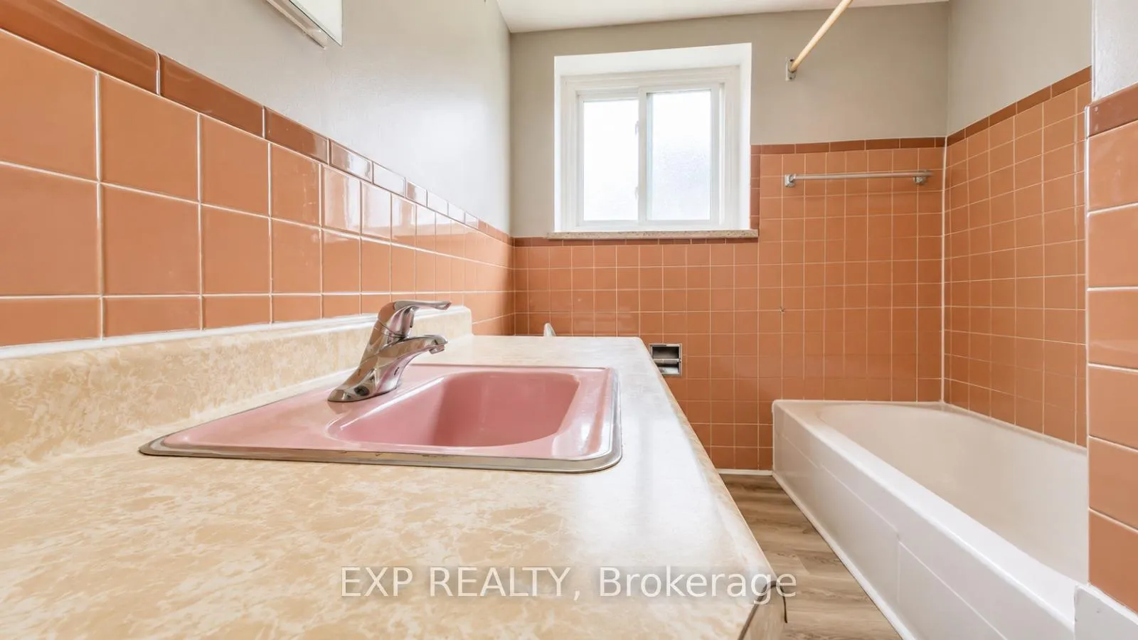 Photo 9 of Unit 9, 12 Westmount Road, Kitchener — HOMEH