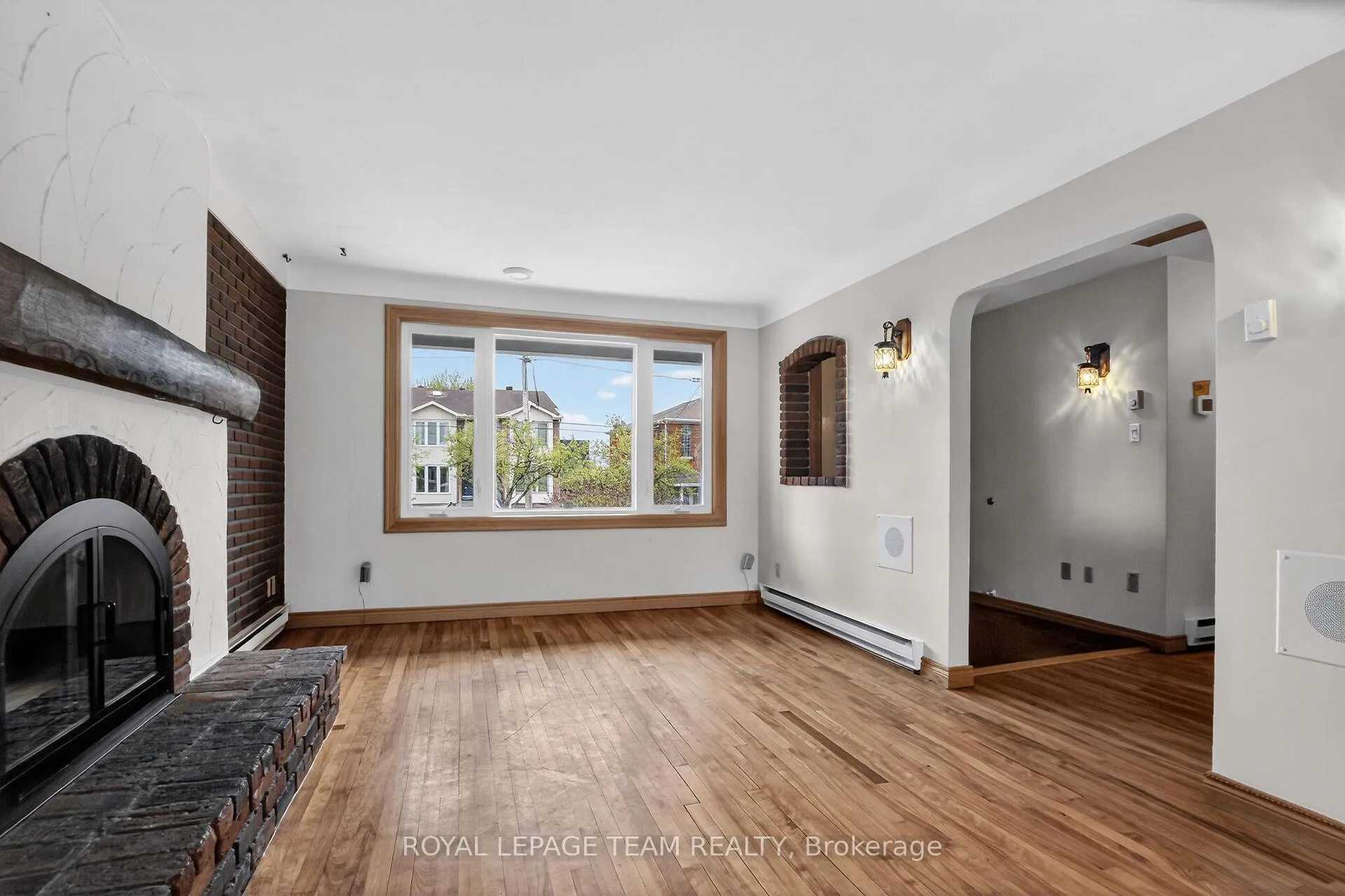 Photo 5 of 77 West Presland Road, Ottawa, Overbrook — HOMEH