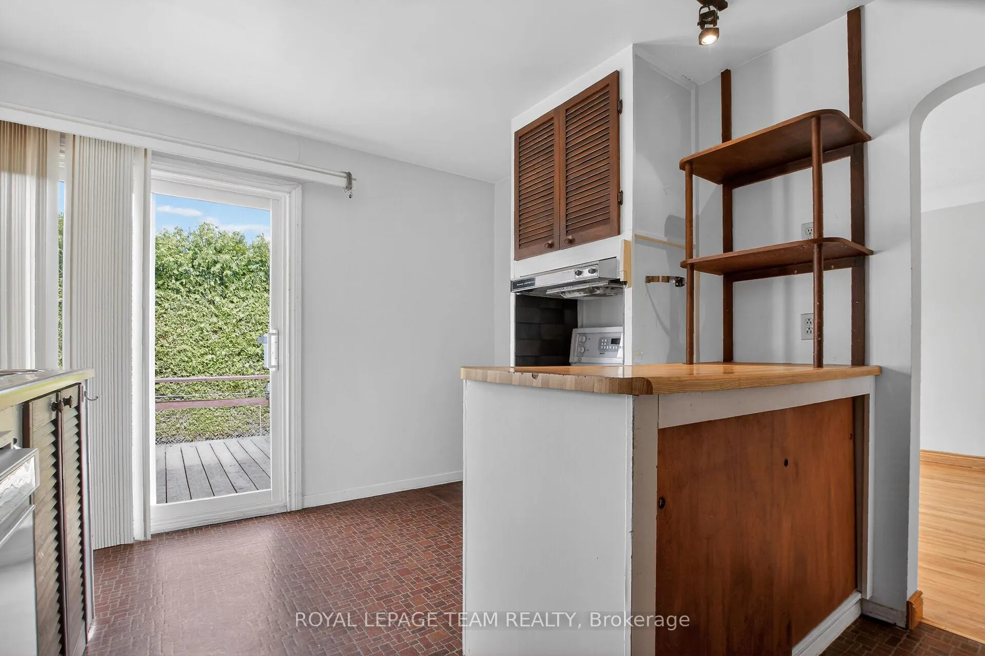 Photo 10 of 77 West Presland Road, Ottawa, Overbrook — HOMEH