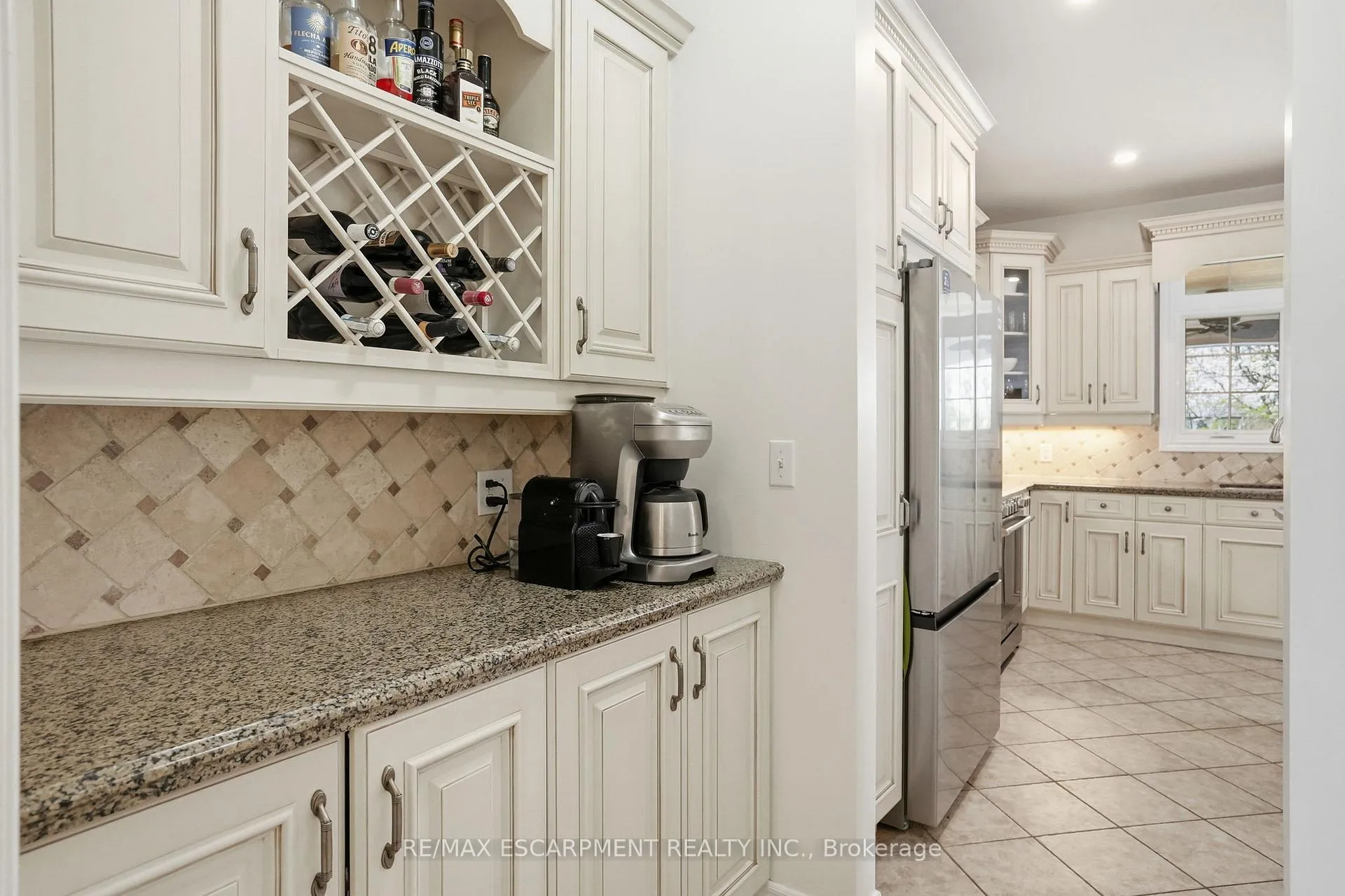 Photo 14 of 20 Commando Court, Hamilton, Waterdown — HOMEH