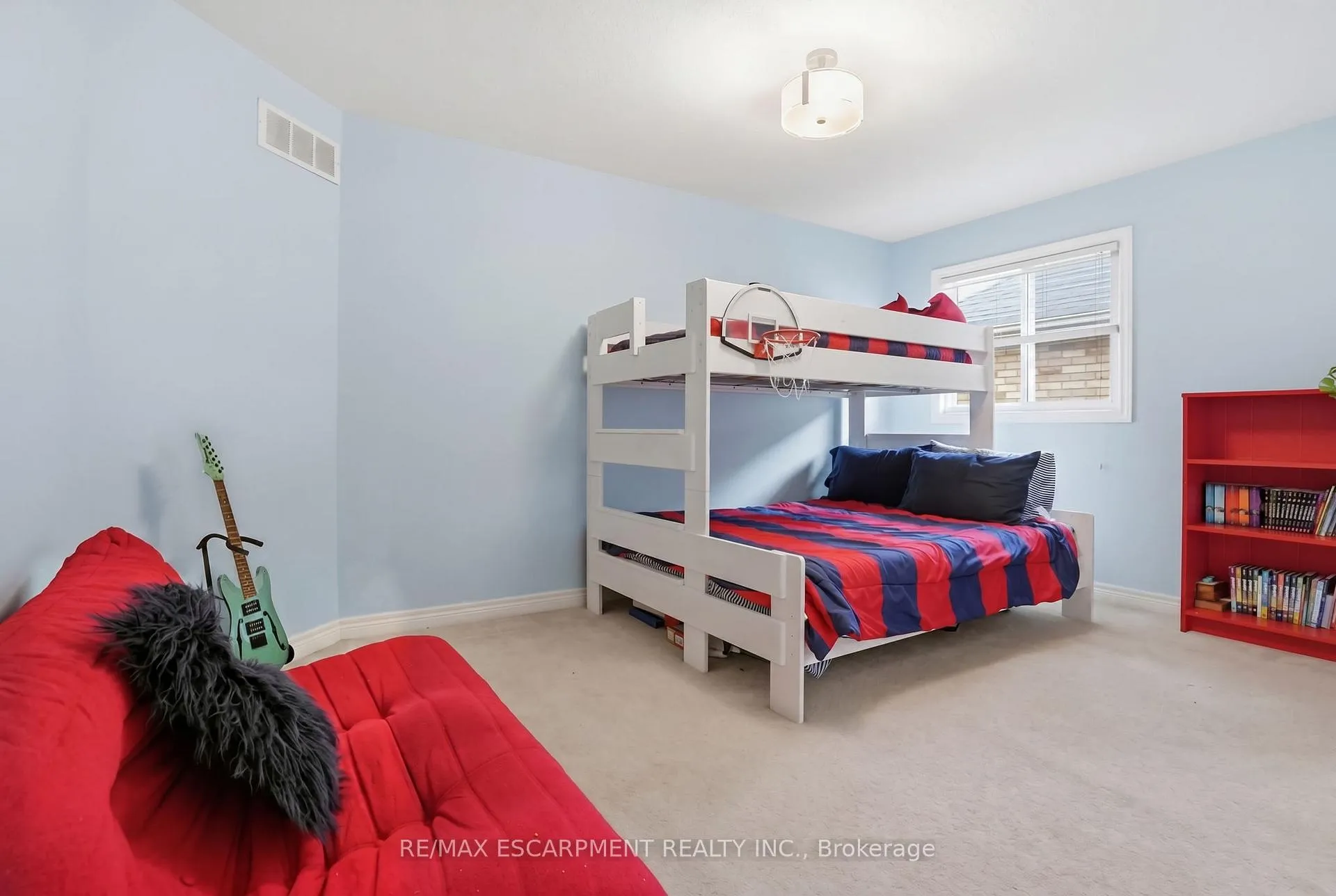 Photo 31 of 20 Commando Court, Hamilton, Waterdown — HOMEH