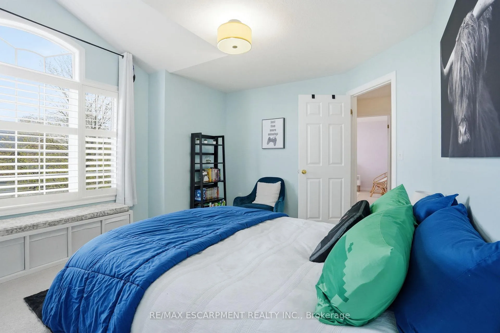 Photo 34 of 20 Commando Court, Hamilton, Waterdown — HOMEH