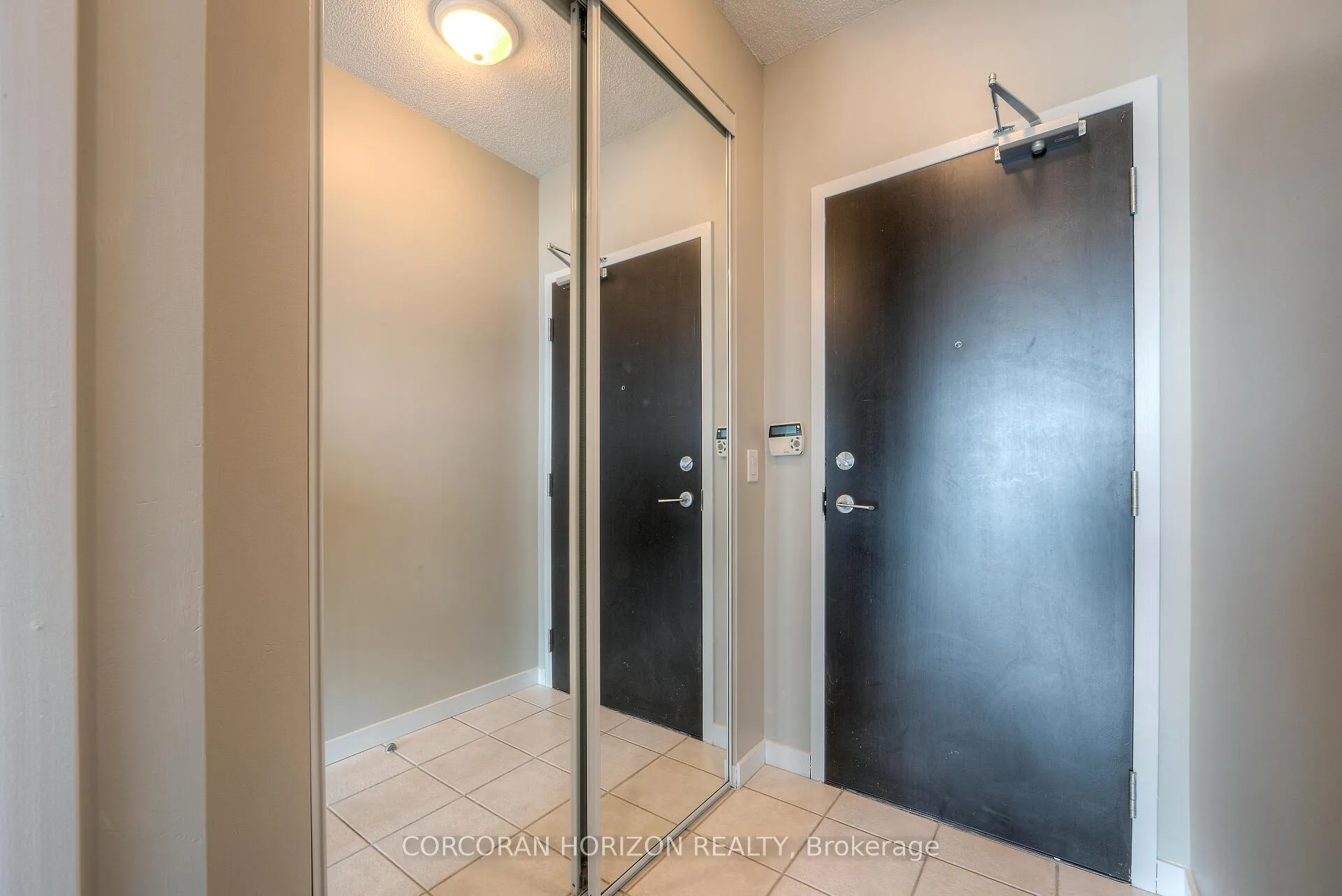 Photo 7 of Unit 2108, 231 Fort York Boulevard, Toronto, Niagara — HOMEH