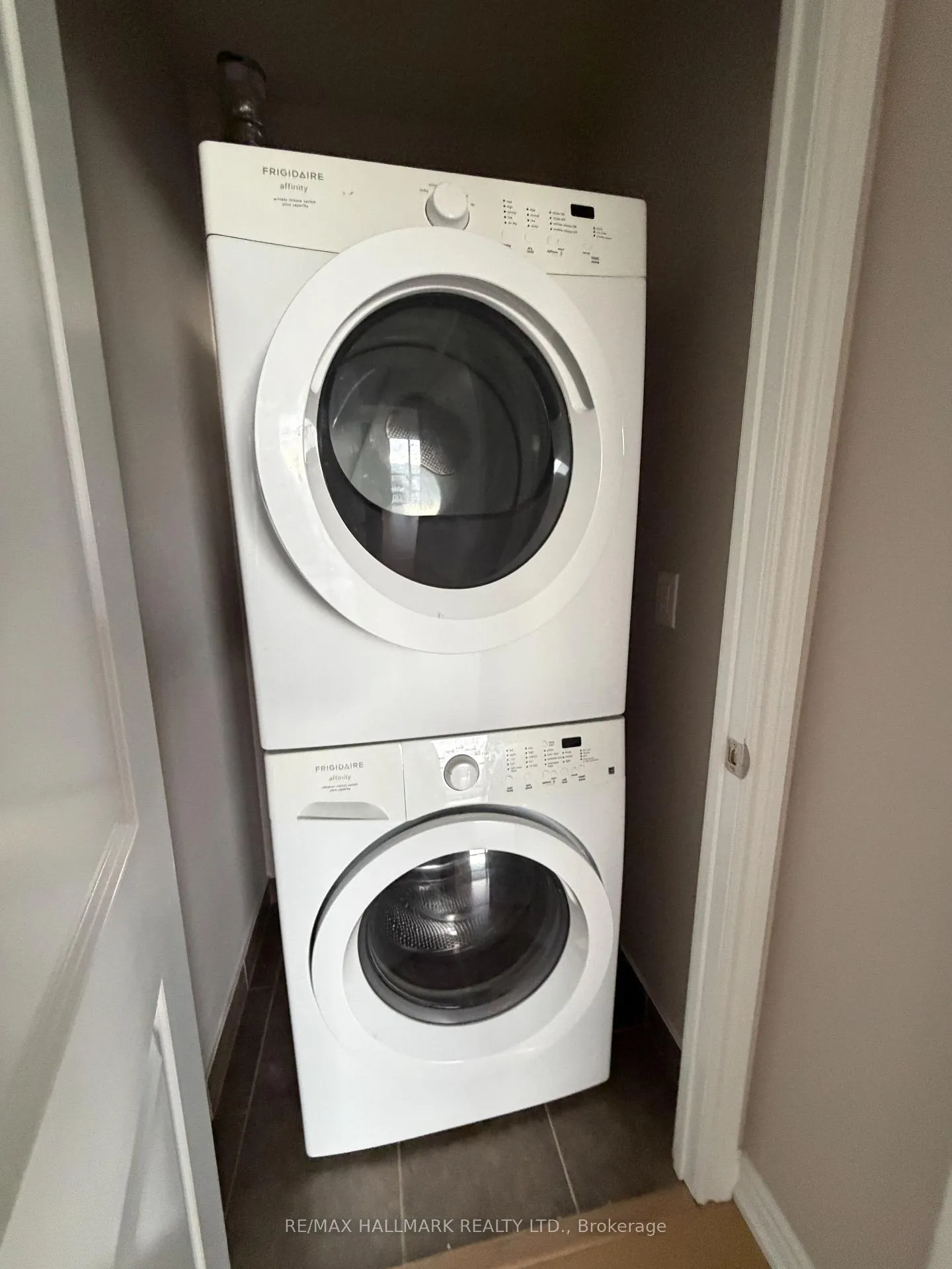 Photo 9 of Unit 909, 7730 Kipling Avenue, Vaughan, Vaughan Grove — HOMEH