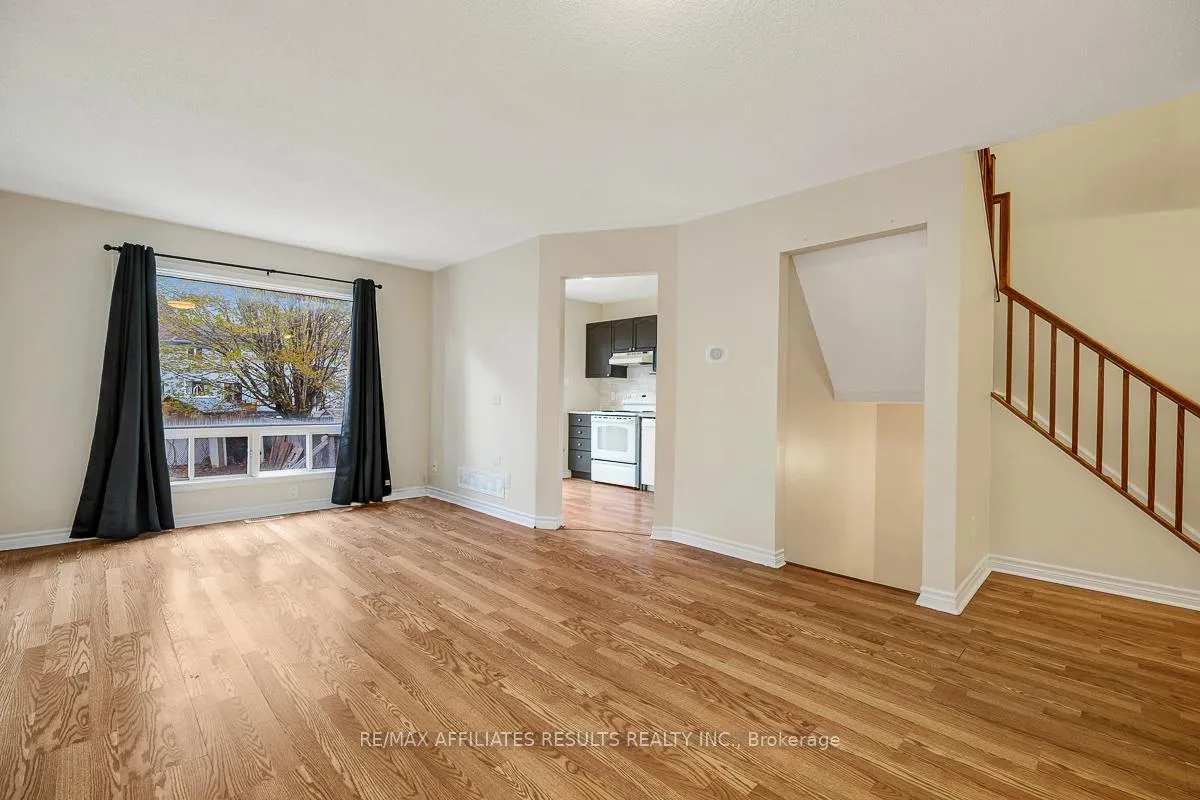 Photo 12 of 31 Ipswich Terrace, Ottawa, Kanata - Morgan's Grant/South March — HOMEH