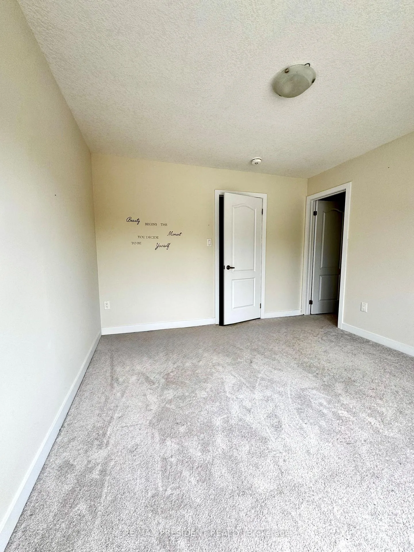 Photo 20 of 167 Stern Drive, Welland, Dain City — HOMEH