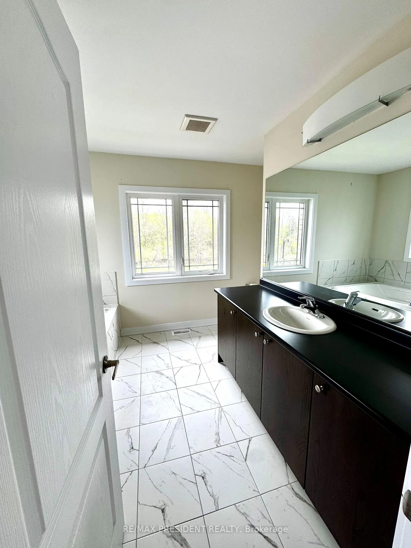 Photo 21 of 167 Stern Drive, Welland, Dain City — HOMEH