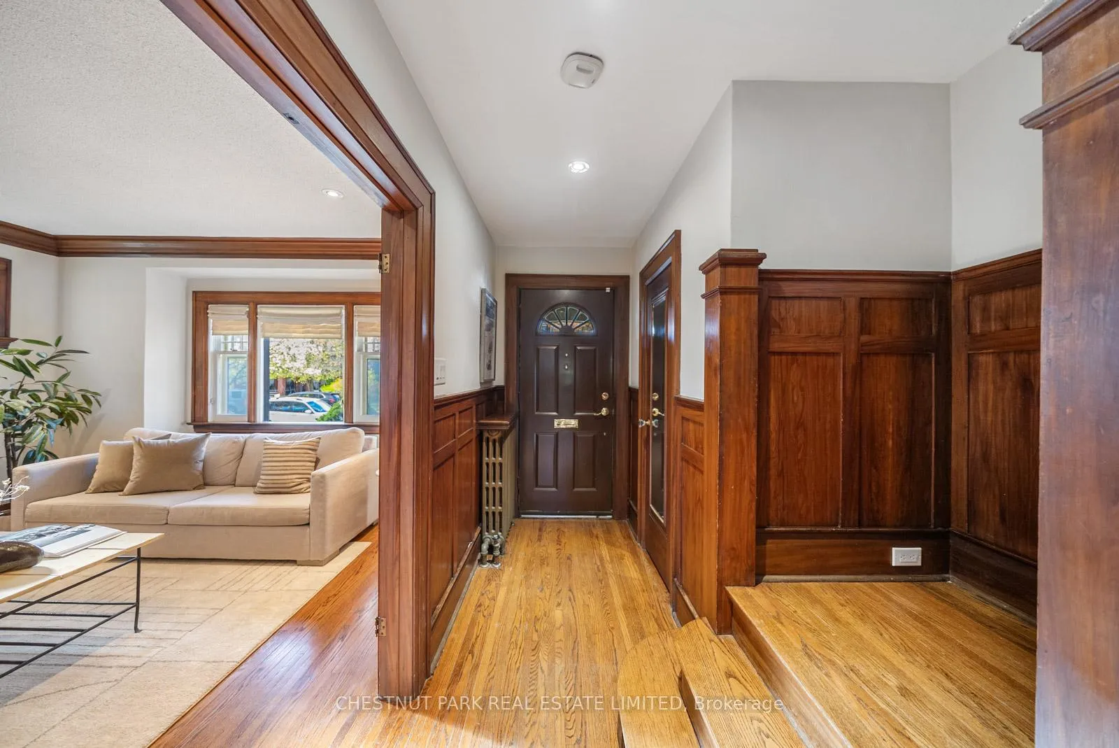 Photo 5 of 17 Glen Stewart Avenue, Toronto, The Beaches — HOMEH