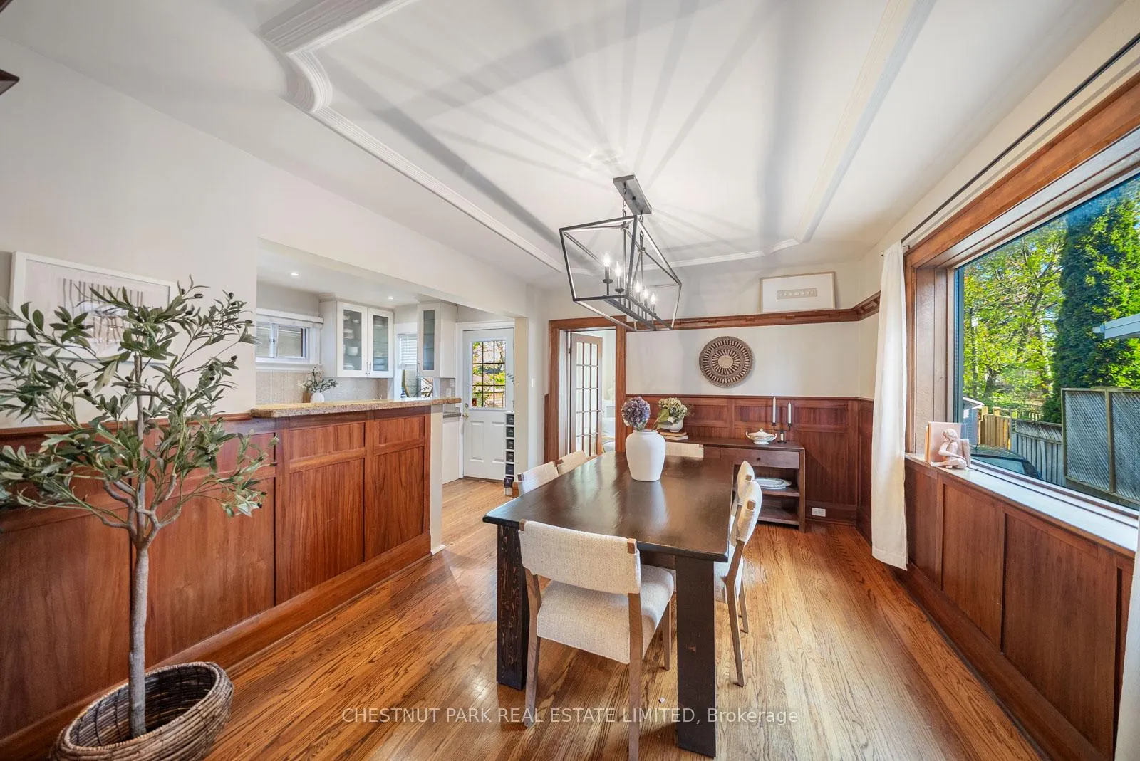 Photo 9 of 17 Glen Stewart Avenue, Toronto, The Beaches — HOMEH