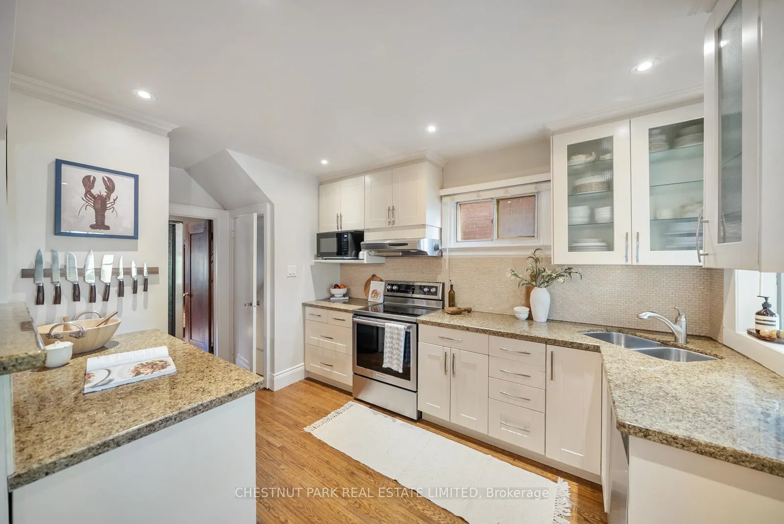 Photo 15 of 17 Glen Stewart Avenue, Toronto, The Beaches — HOMEH