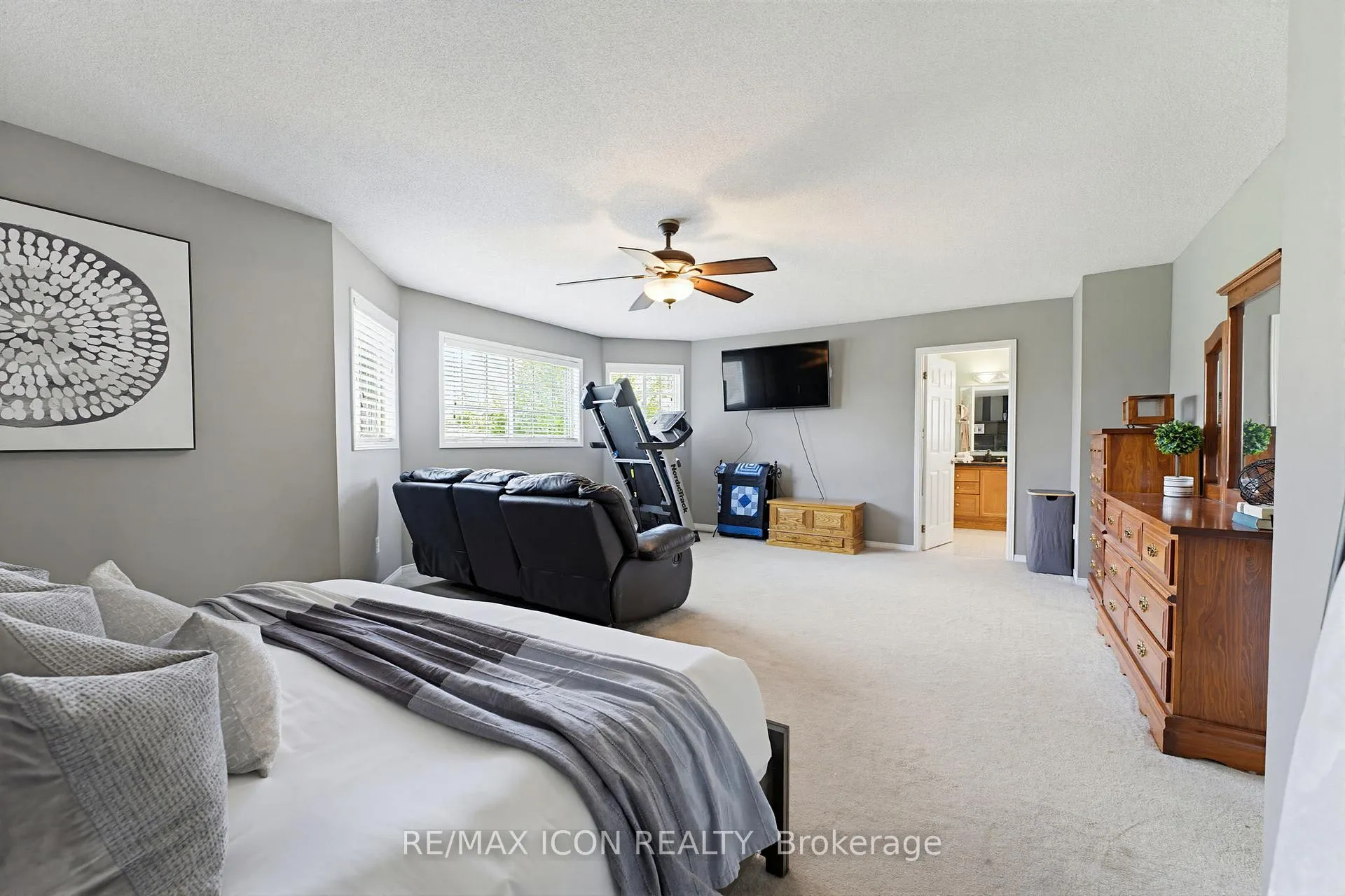 Photo 22 of 29 Watson Crescent, North Dumfries, Ayr — HOMEH