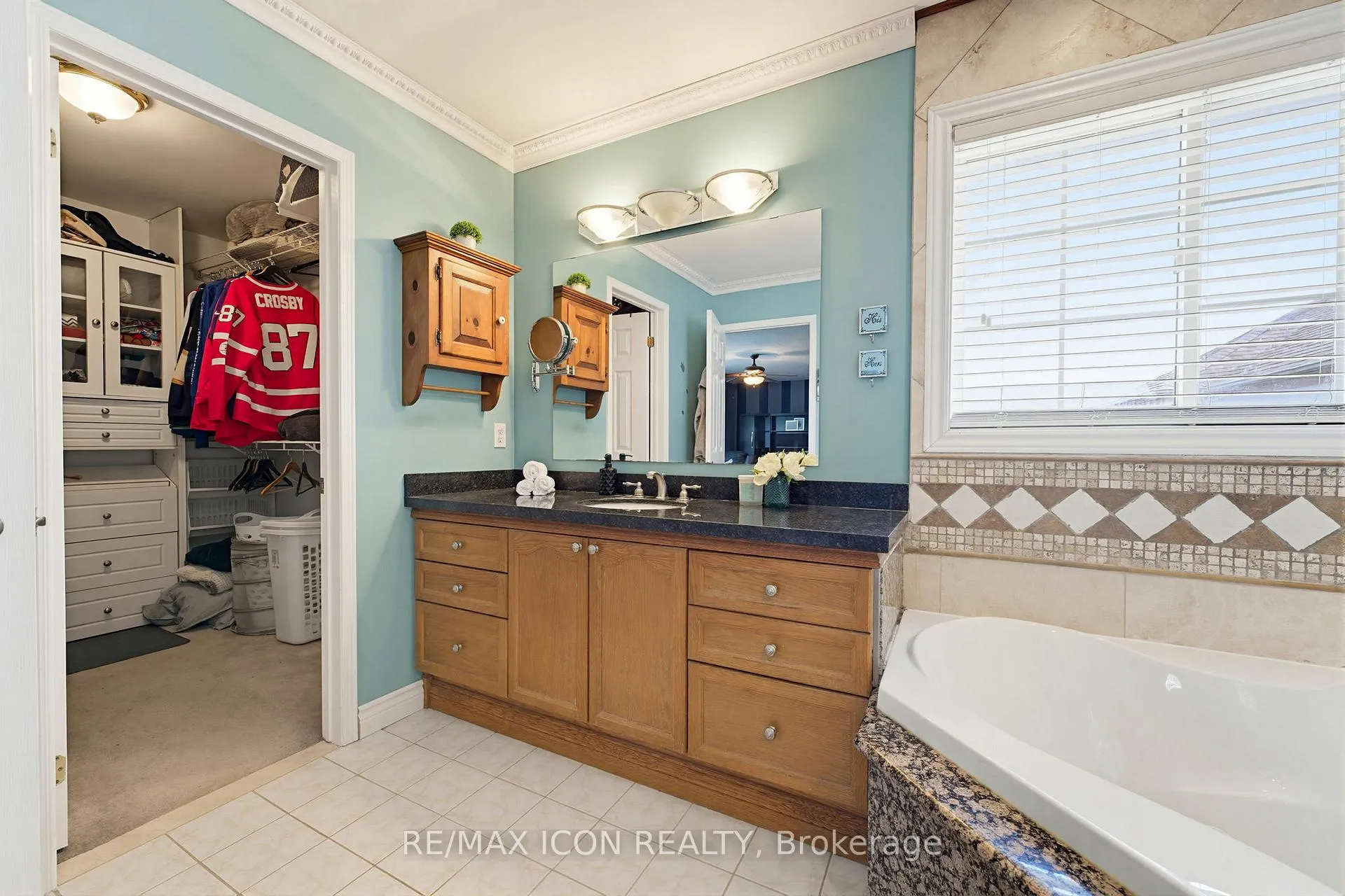 Photo 23 of 29 Watson Crescent, North Dumfries, Ayr — HOMEH