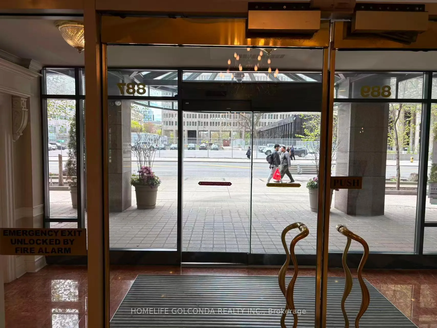 Photo 3 of Unit 201, 889 Bay Street, Toronto, Bay Street Corridor — HOMEH