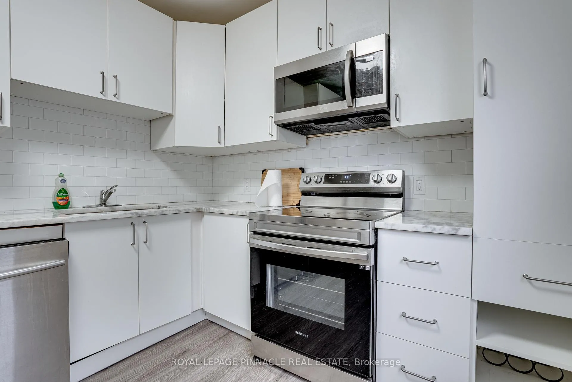 Photo 12 of 128 Geneva Street, St. Catharines, Downtown — HOMEH