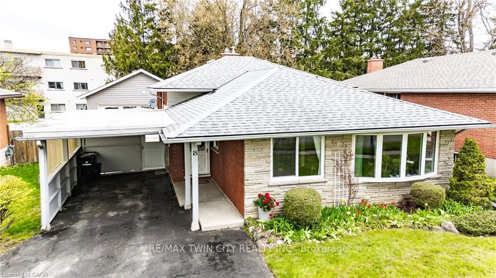 Front of 18 Queenston Crescent