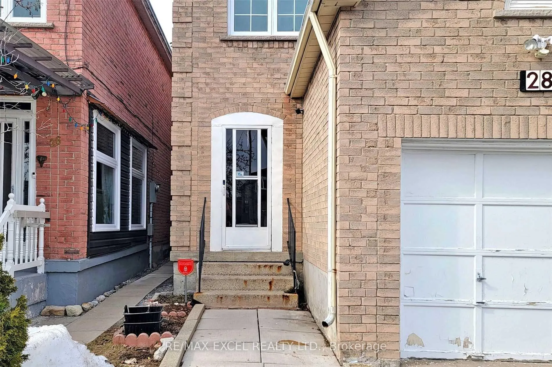 Photo 3 of 28 Karen Miles Crescent, Markham, Middlefield — HOMEH