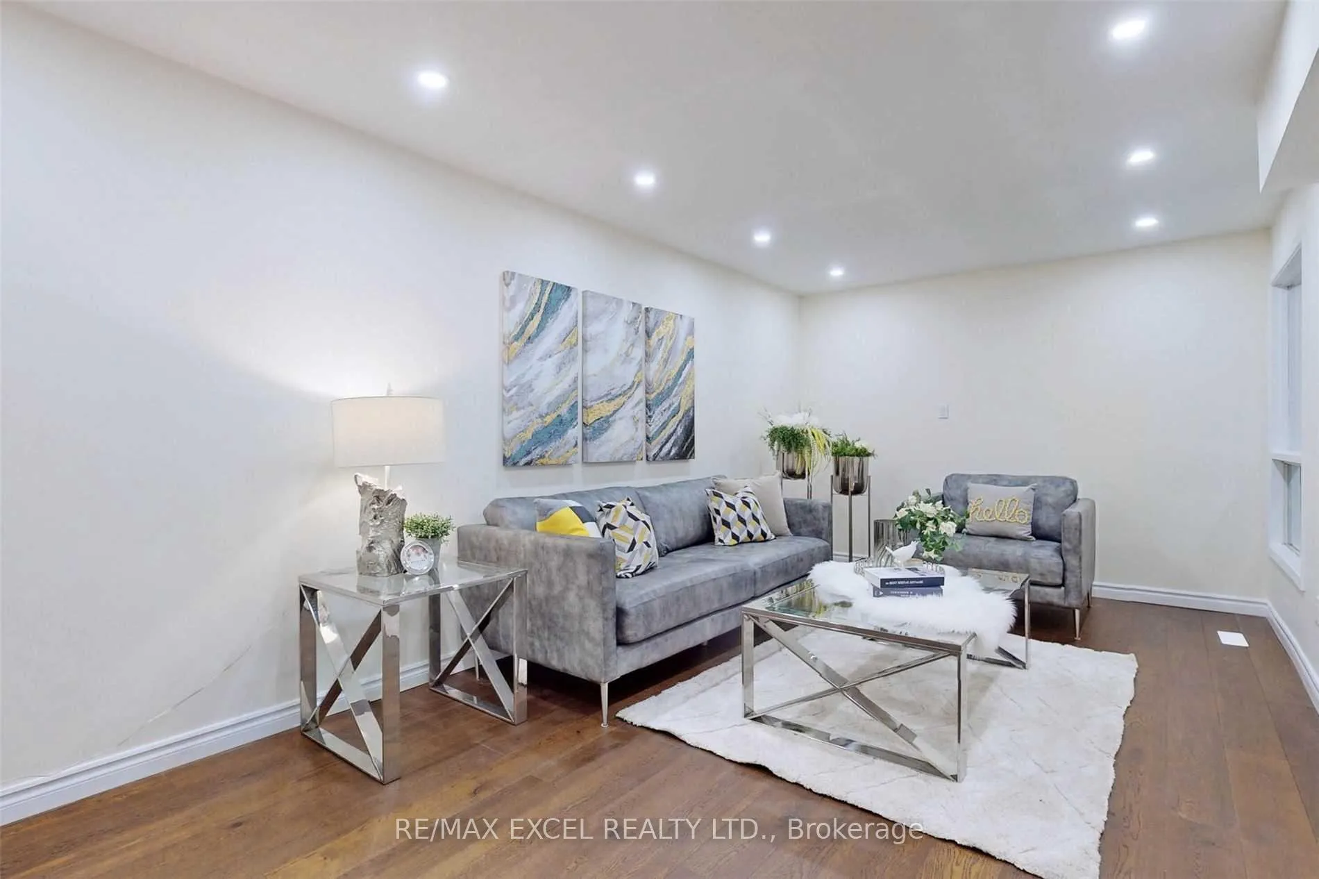 Photo 5 of 28 Karen Miles Crescent, Markham, Middlefield — HOMEH