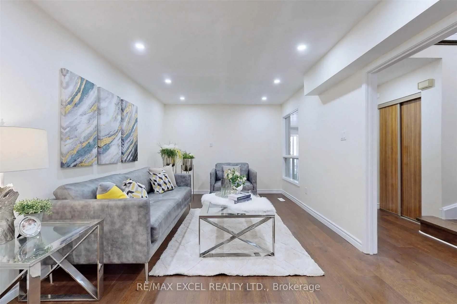 Photo 6 of 28 Karen Miles Crescent, Markham, Middlefield — HOMEH