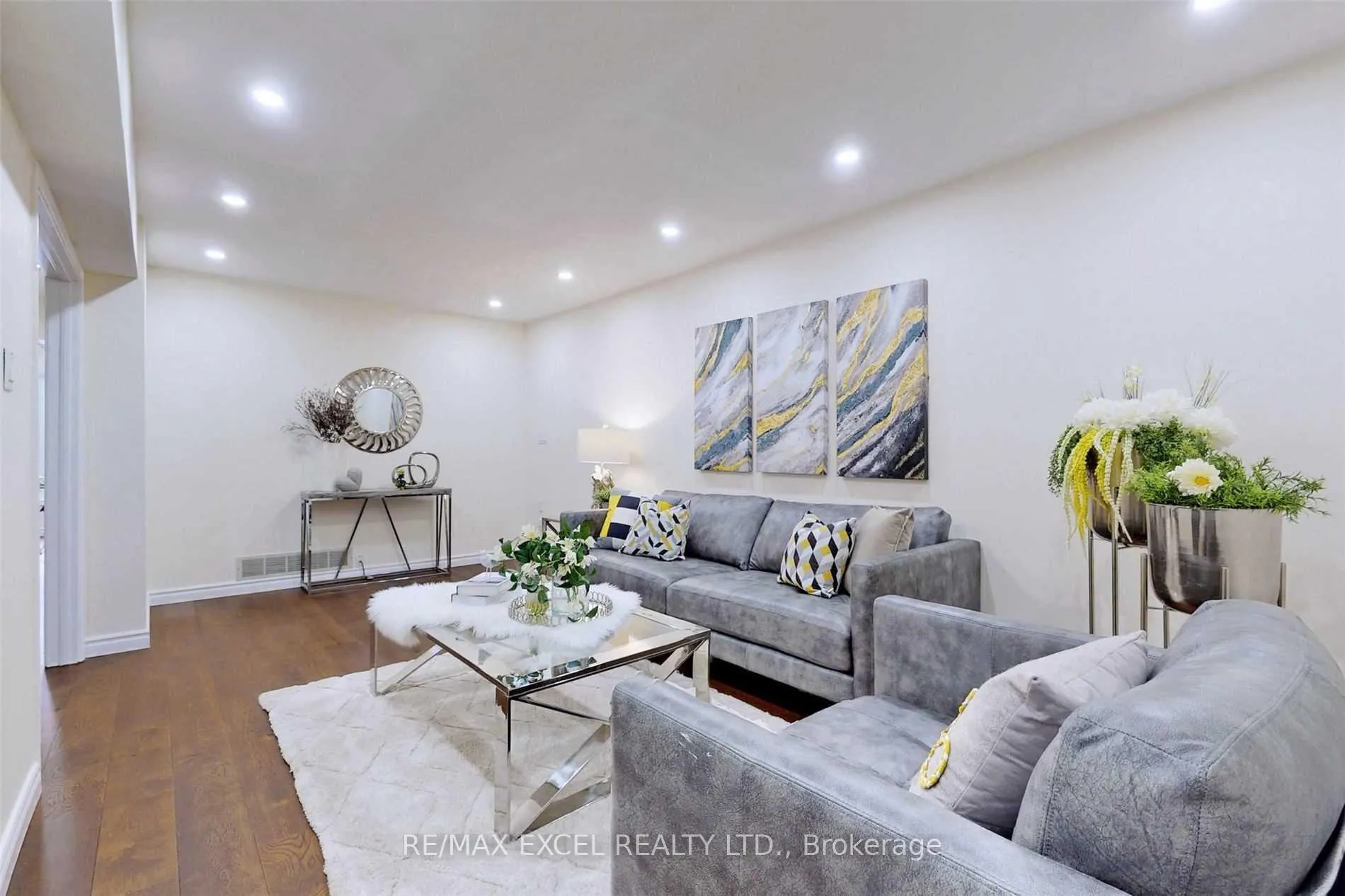 Photo 8 of 28 Karen Miles Crescent, Markham, Middlefield — HOMEH