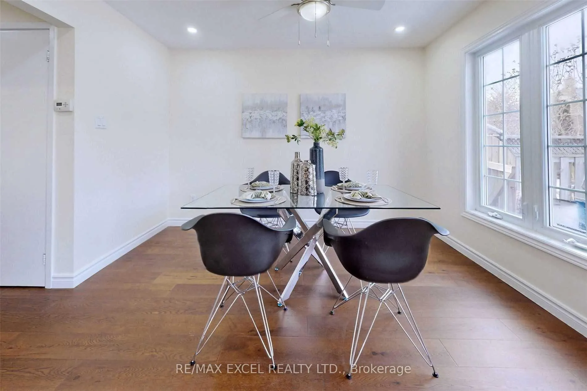 Photo 10 of 28 Karen Miles Crescent, Markham, Middlefield — HOMEH