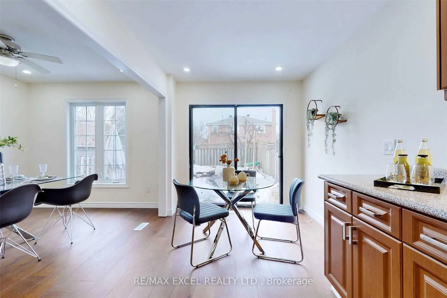 Photo 18 of 28 Karen Miles Crescent, Markham, Middlefield — HOMEH
